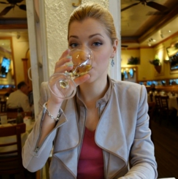 BCBGMaxAzria Sloan Faux Suede Cropped Moto Jacket in Moss Size Small Retail $300 - Picture 9 of 10